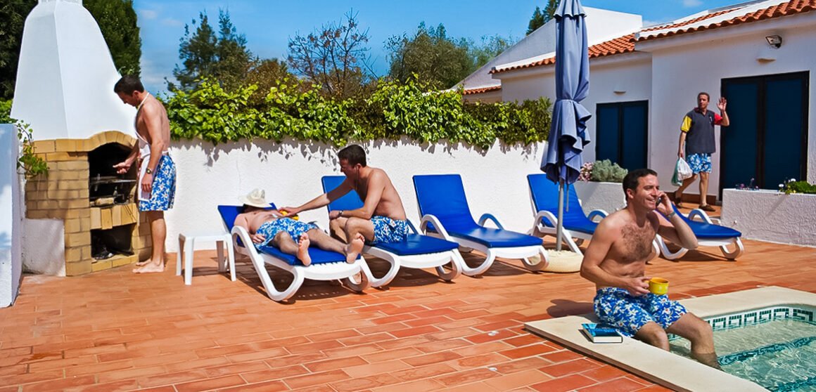 Nico clones by the pool in Portugal