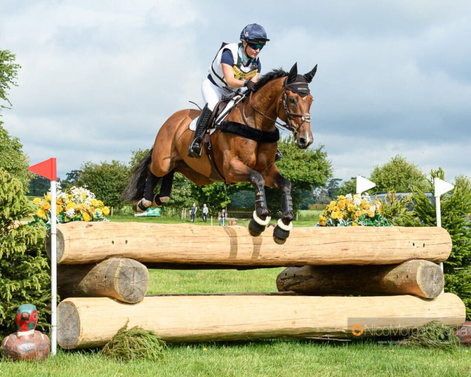 Laura Collett and London 52 win at Pau